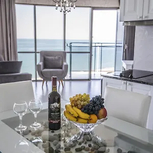 Апартаменты Tina's With Panoramic Sea View, Батуми